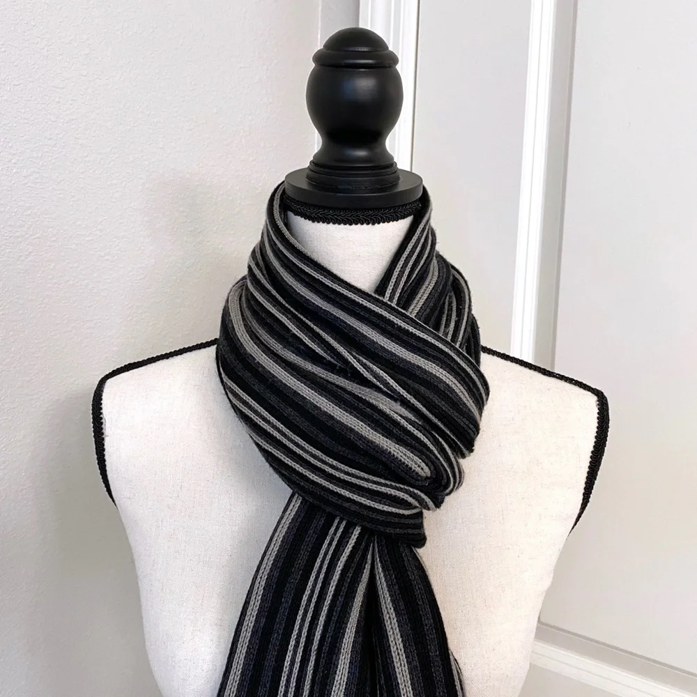 APT.9 Black and Gray Scarf